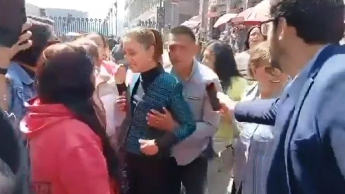 “TRASTEAN” A LA PRESIDENTA SHEINBAUM EN PLENO CENTRO HISTÓRICO DE LA CDMX