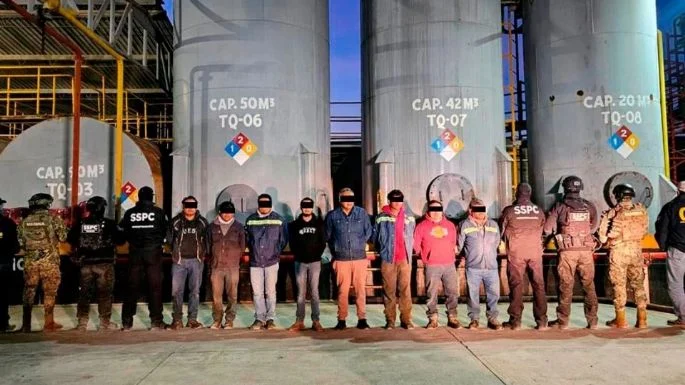 Y sigue el huachicoleo: decomisan 250 mil litros Y sigue el huachicoleo: decomisan 250 mil litros