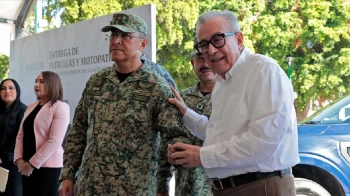 Agreden escoltas de secretario de Seguridad a reporteros Agreden escoltas de secretario de Seguridad a reporteros