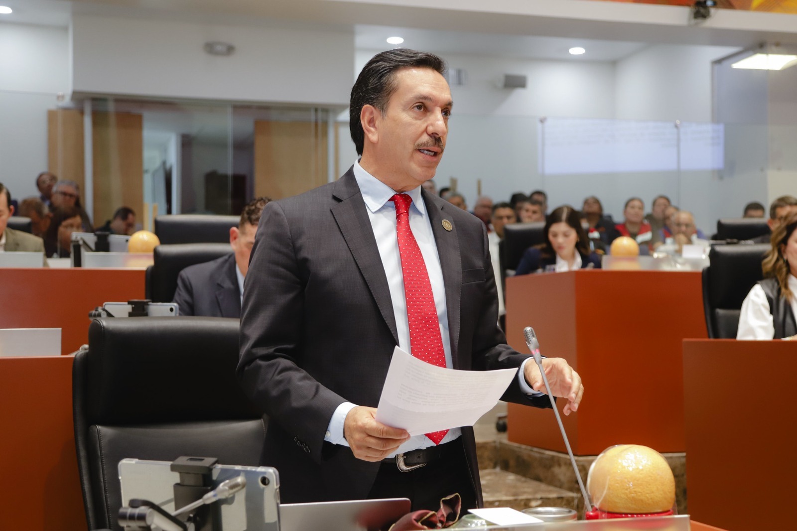 Para los de a Pie/LAP Luis Fernando Oropeza Para los de a Pie/LAP Luis Fernando Oropeza