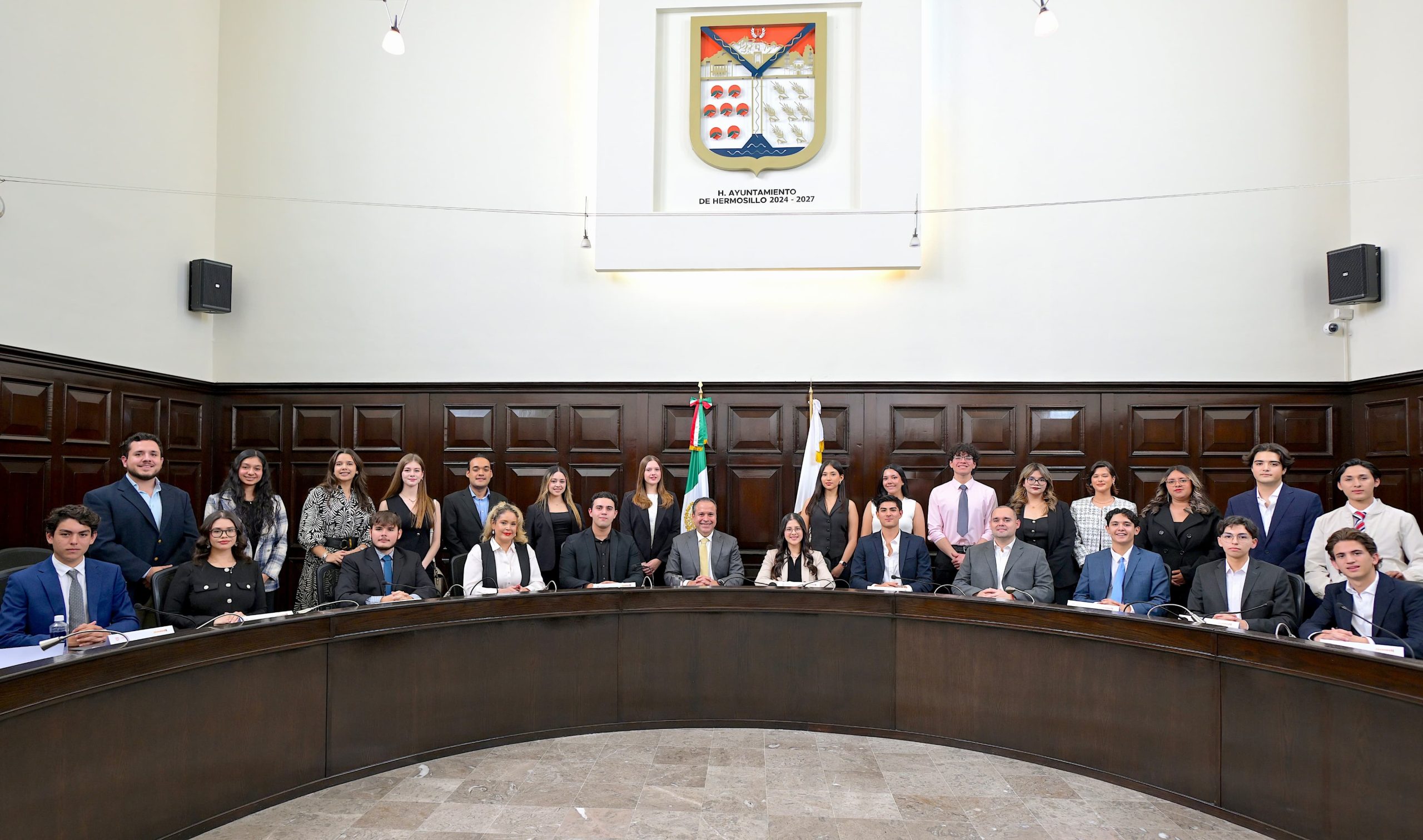 TOMAN PROTESTA A LA TERCERA GENERACIÓN DEL CABILDO JUVENIL 2025-2026 EN HERMOSILLO