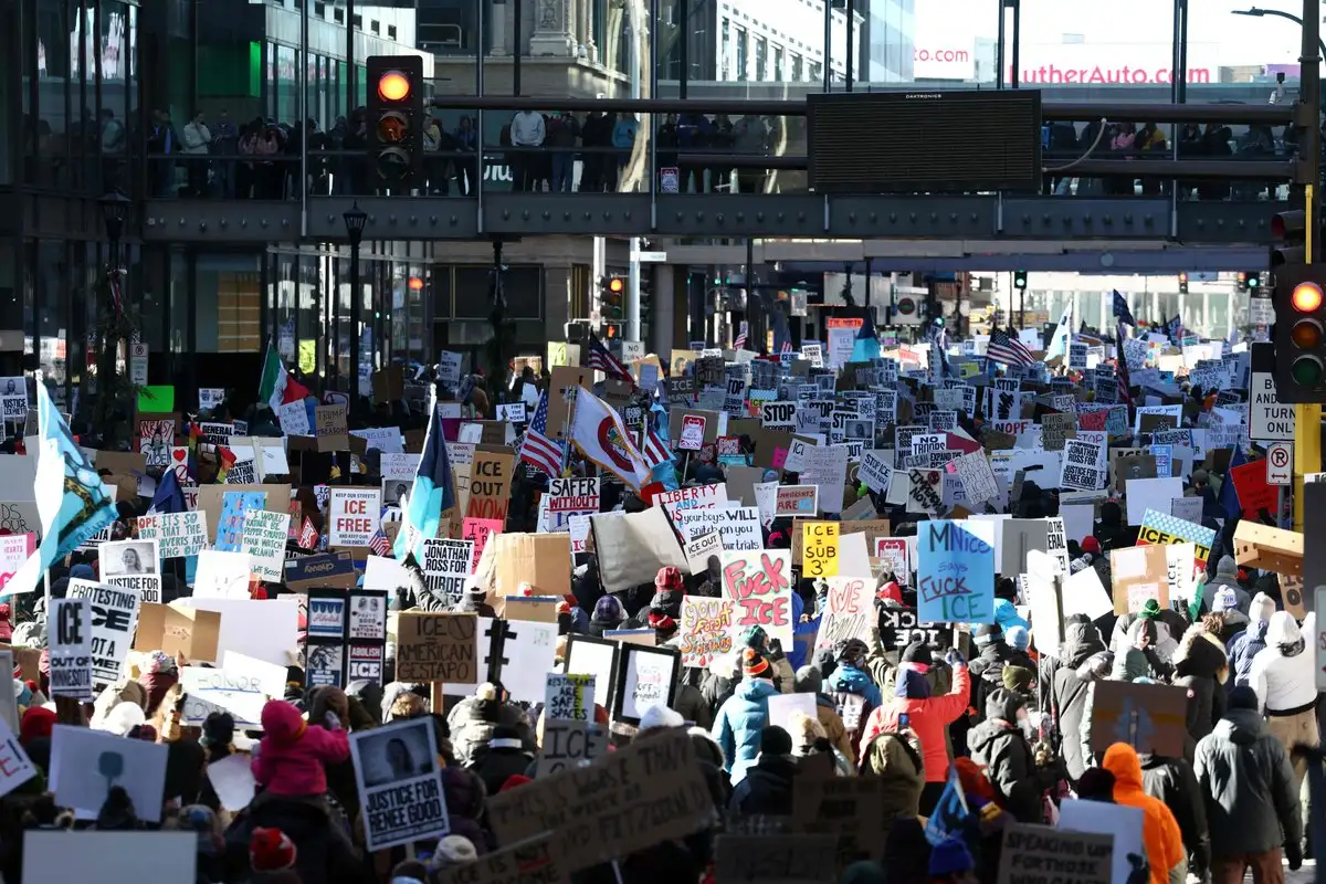 Protesta nacional en EU por excesos del ICE contra migrantes