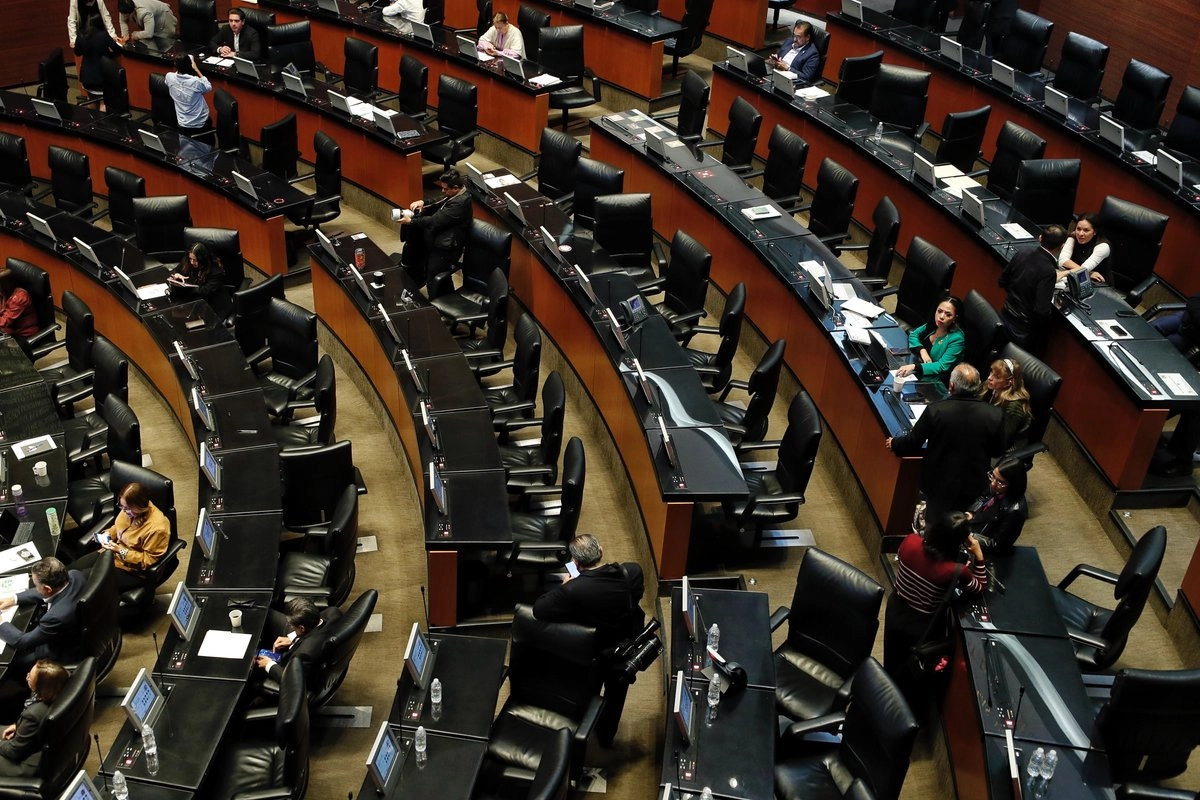 Suspenden reunión para autorizar entrada de Marina de EU a México