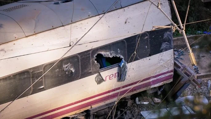 Inicia España tres días de duelo por accidente ferroviario