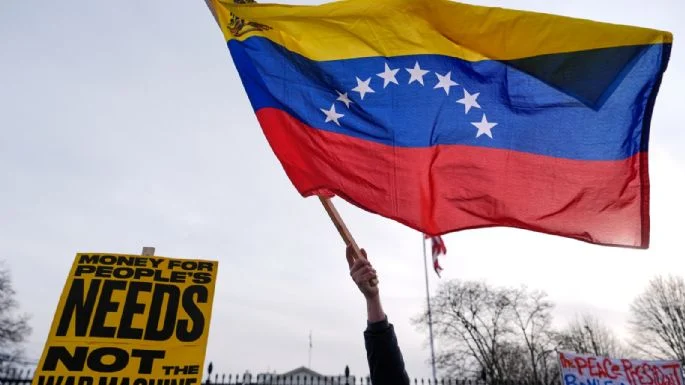 DEJA MADURO UNA VENEZUELA POBRE Y CON POBLACIÓN DIEZMADA: ECONOMISTA