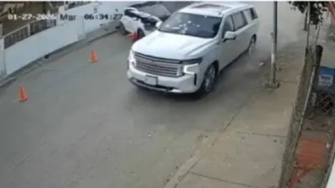 REPELE SECRETARIO DE SEGURIDAD DE SINALOA ATAQUE ARMADO; UN POLICÍA Y CUATRO SICARIOS HERIDOS