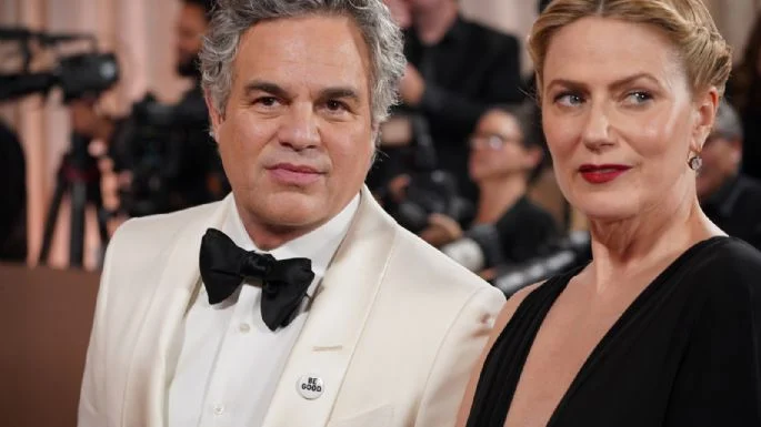 Lucen celebridades prendedores contra el ICE