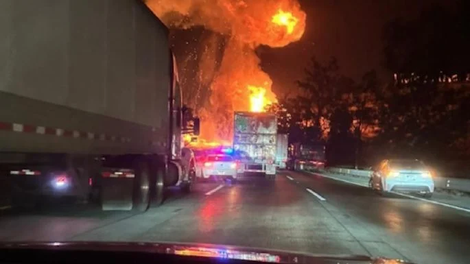 Explota pipa en la autopista México-Querétaro Explota pipa en la autopista México-Querétaro
