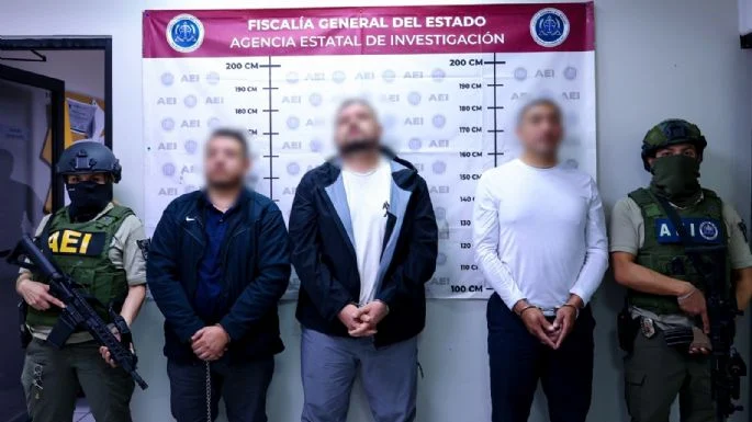 Detienen a tres policías por desaparición de personas