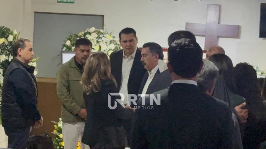 Acompañan autoridades a familiares de alcalde fallecido