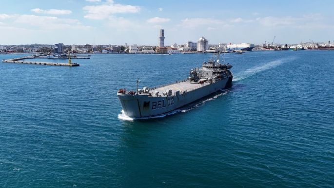 Sale buque mexicano a Cuba con ayuda humanitaria