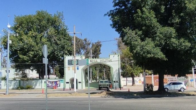 DESALOJAN A REPORTEROS TRAS AMENAZA DE ATAQUE A CUARTEL MILITAR EN ZAPOPAN DESALOJAN A REPORTEROS TRAS AMENAZA DE ATAQUE A CUARTEL MILITAR EN ZAPOPAN