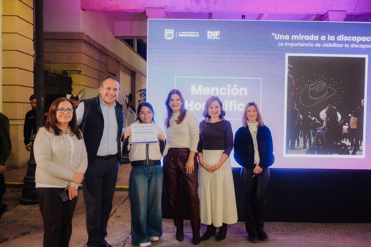 Reconocen a participantes de “Una mirada por la discapacidad”