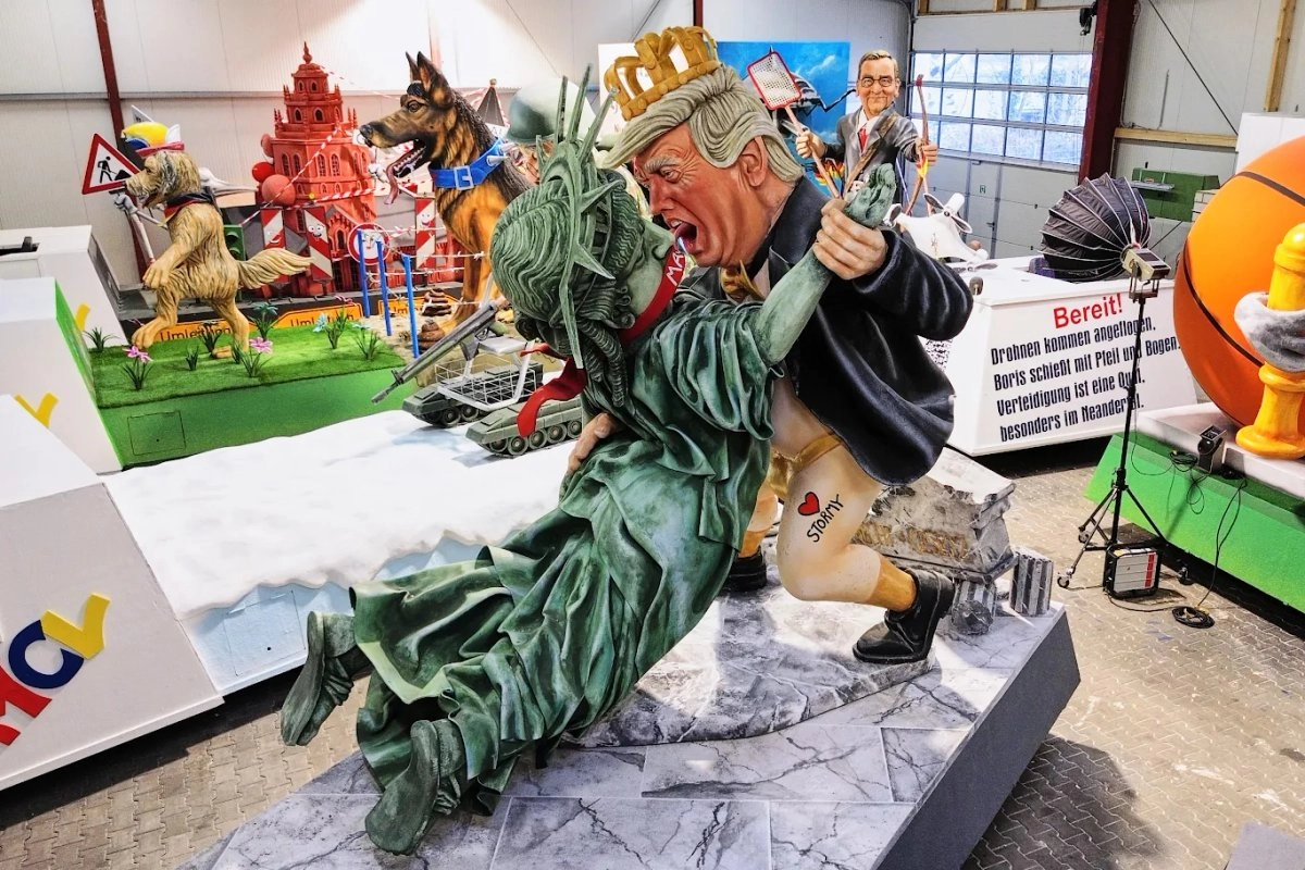 Incrementa Trump su fortuna personal usando su cargo