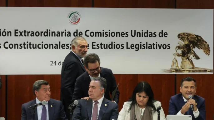 AVANZA PLAN B DE REFORMA ELECTORAL SIN APOYO DE LOS SENADORES DEL PARTIDO DEL TRABAJO