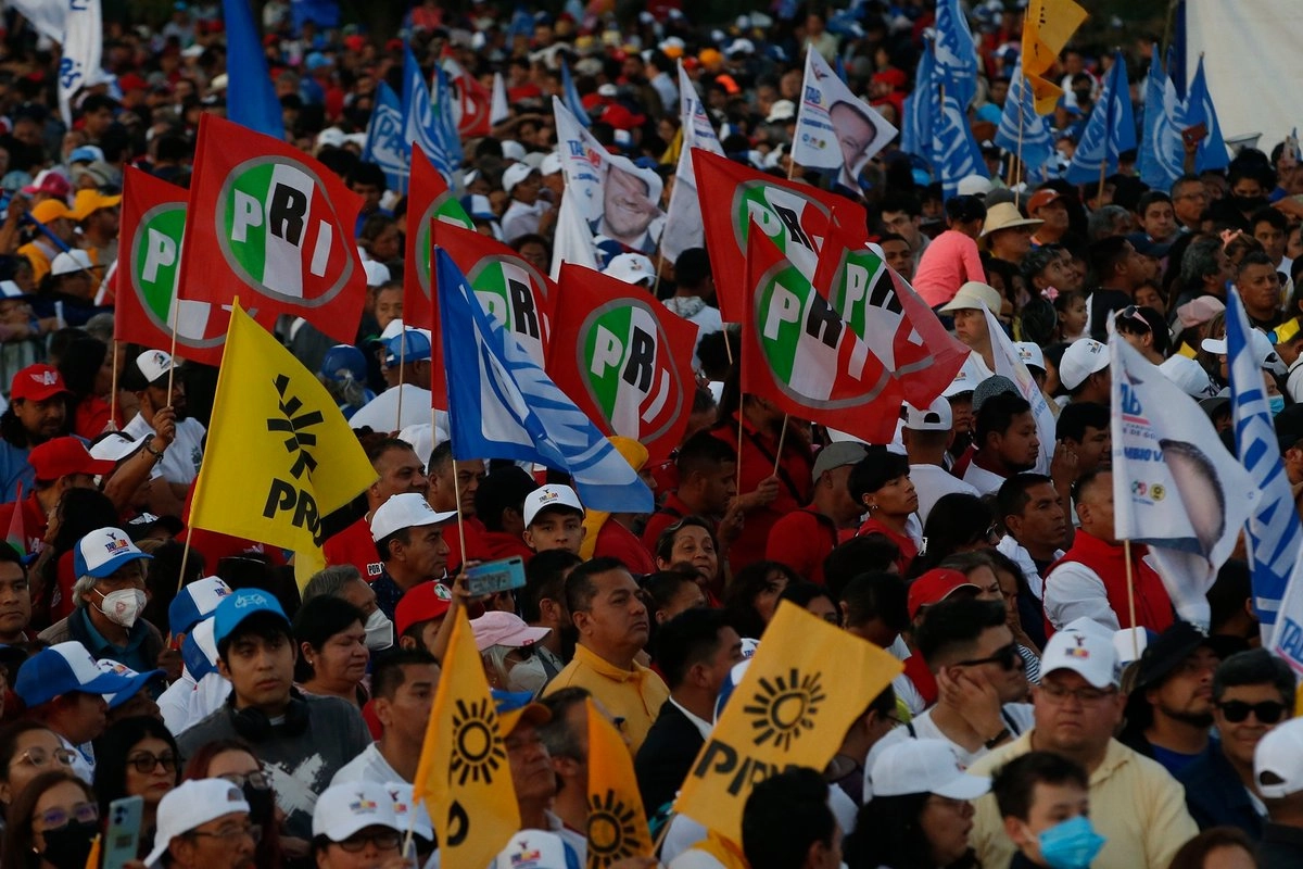 CONFIRMA INE MARCADA CAÍDA DEL PRI EN SU PADRÓN DE MILITANTES CONFIRMA INE MARCADA CAÍDA DEL PRI EN SU PADRÓN DE MILITANTES