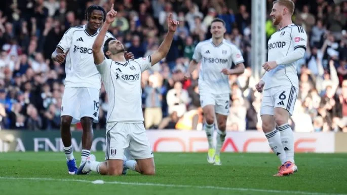 Llora Jiménez tras anotar en recuerdo de su padre