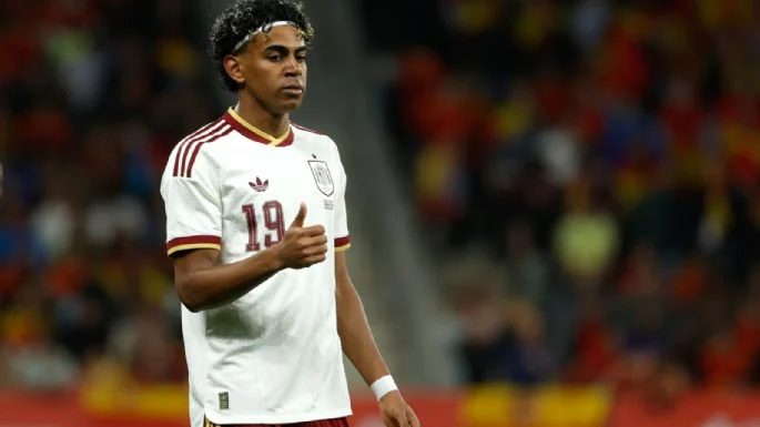 “Intolerables” cánticos racistas: Lamine Yamal