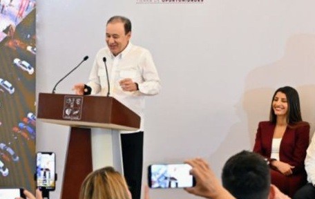 El Zancudo/Arturo Soto Munguía