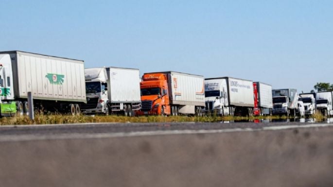 CONFIRMAN TRANSPORTISTAS PARO NACIONAL INDEFINIDO; CERRARÁN CARRETERAS EN 20 ESTADOS CONFIRMAN TRANSPORTISTAS PARO NACIONAL INDEFINIDO; CERRARÁN CARRETERAS EN 20 ESTADOS