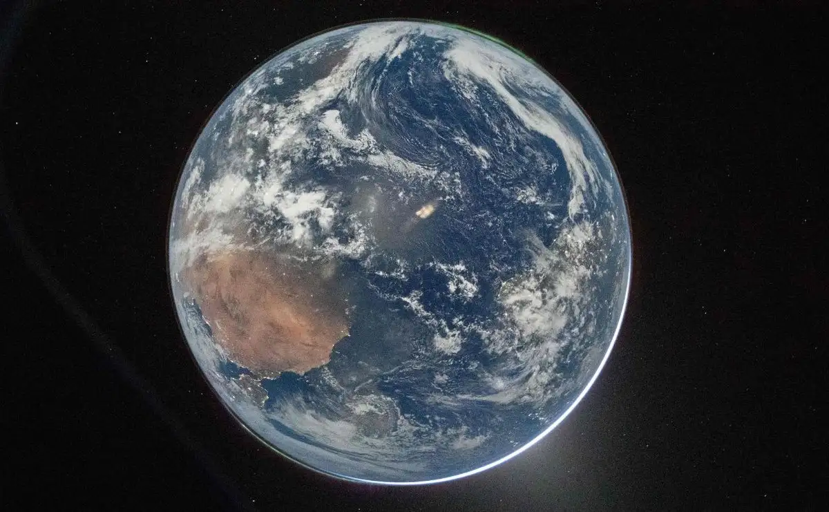 CAPTA ARTEMIS II BELLÍSIMA IMAGEN DE NUESTRO PLANETA DURANTE SU VIAJE A LA LUNA CAPTA ARTEMIS II BELLÍSIMA IMAGEN DE NUESTRO PLANETA DURANTE SU VIAJE A LA LUNA