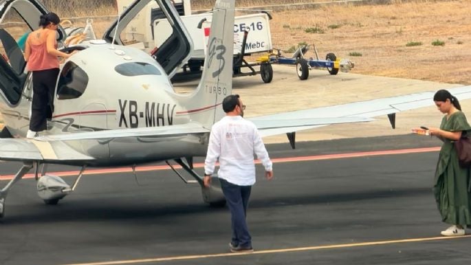 Critican a funcionario por utilizar avión privado