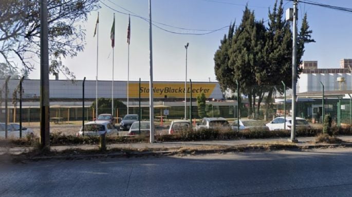 Quedan cientos sin empleo por cierre de fábrica