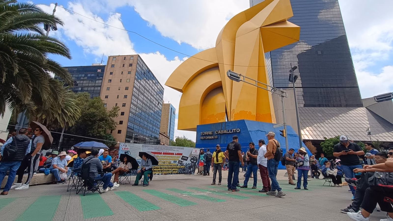 Retoma CNTE su movimiento en Paseo de la Reforma Retoma CNTE su movimiento en Paseo de la Reforma