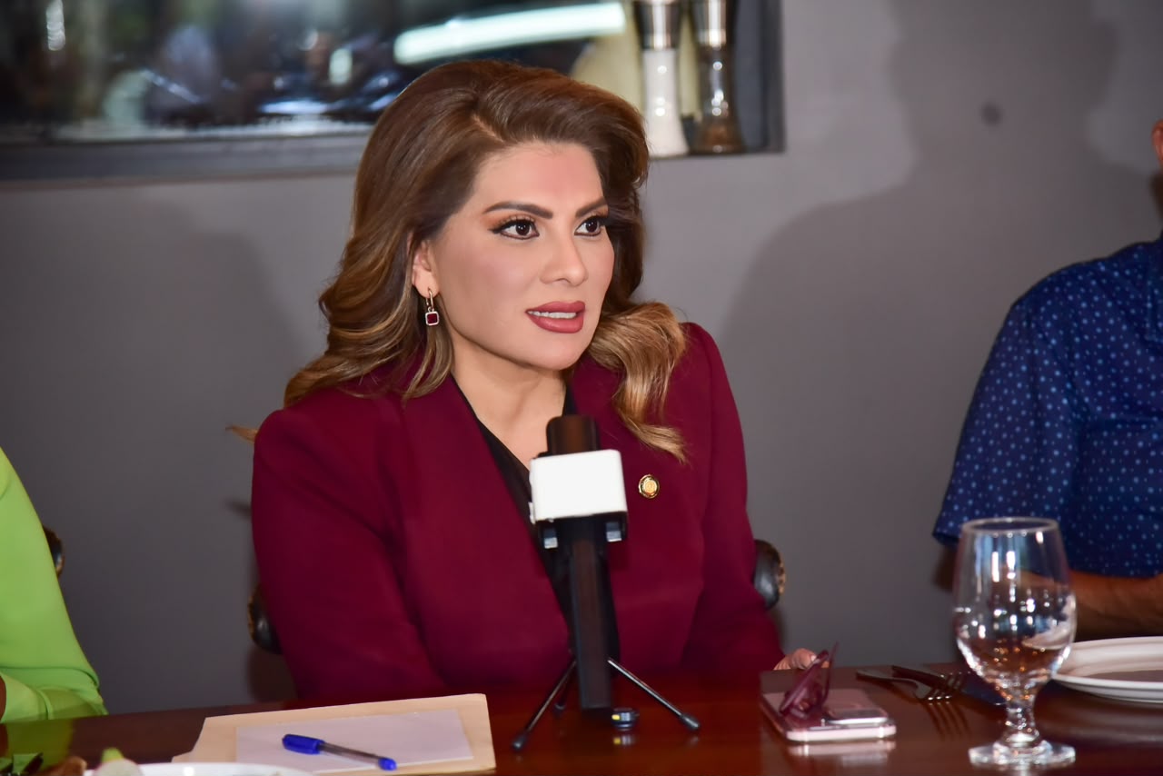Se declara lista senadora Valles para su II Informe Legislativo