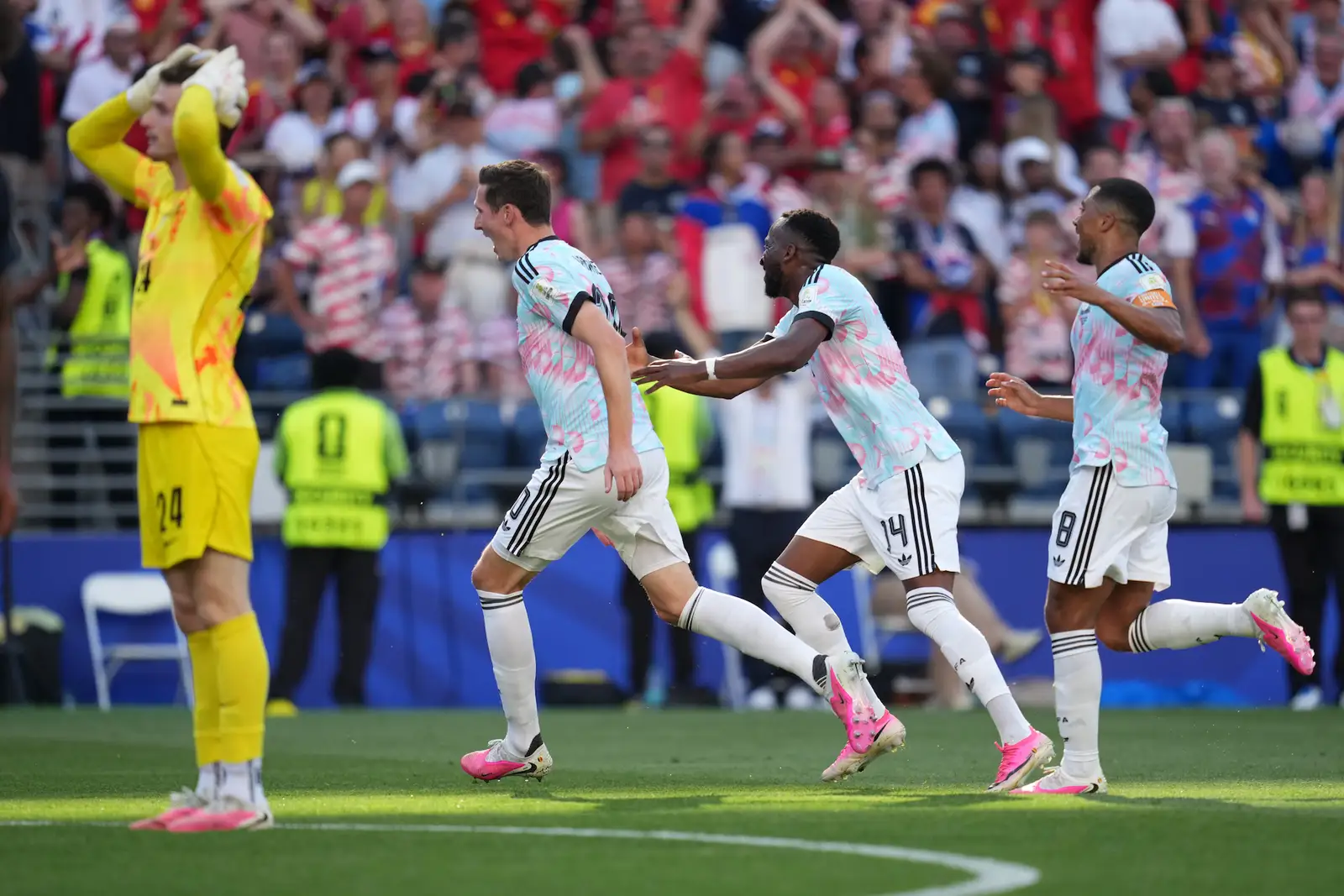 Destroza Bélgica a Estados Unidos en octavos de final