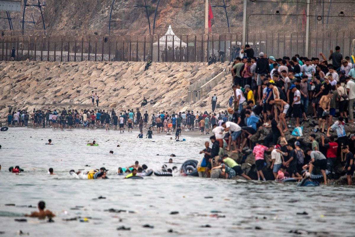 Localizan 57 cuerpos sin vida en crisis migratoria en España Localizan 57 cuerpos sin vida en crisis migratoria en España