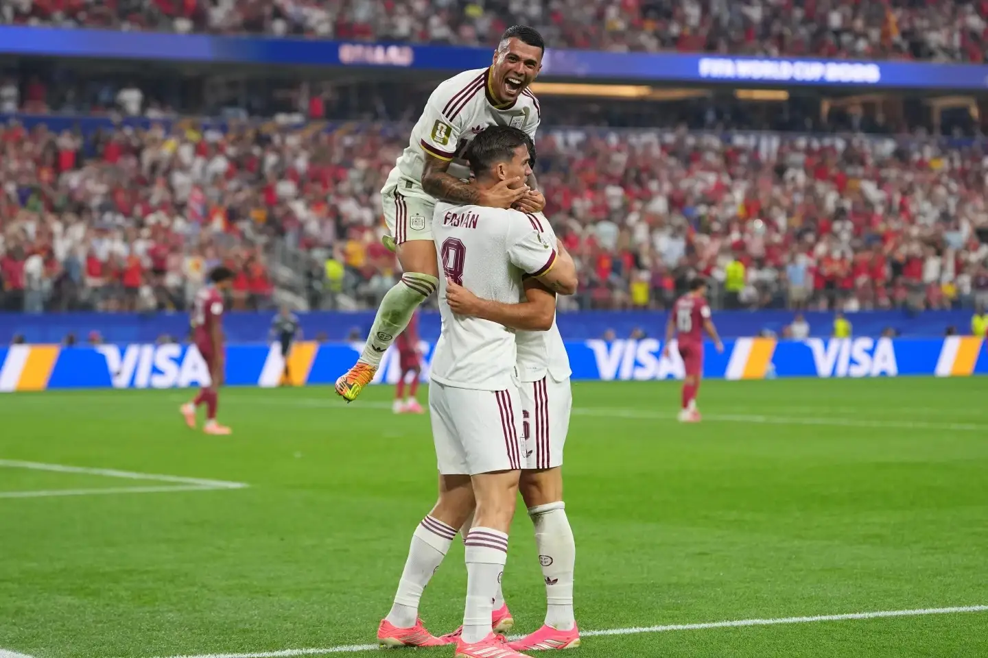Avanza España con gol de último minuto Avanza España con gol de último minuto