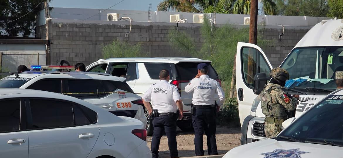LOCALIZAN TRES CUERPOS SIN VIDA EN INTERIOR DE VEHÍCULO EN HERMOSILLO LOCALIZAN TRES CUERPOS SIN VIDA EN INTERIOR DE VEHÍCULO EN HERMOSILLO