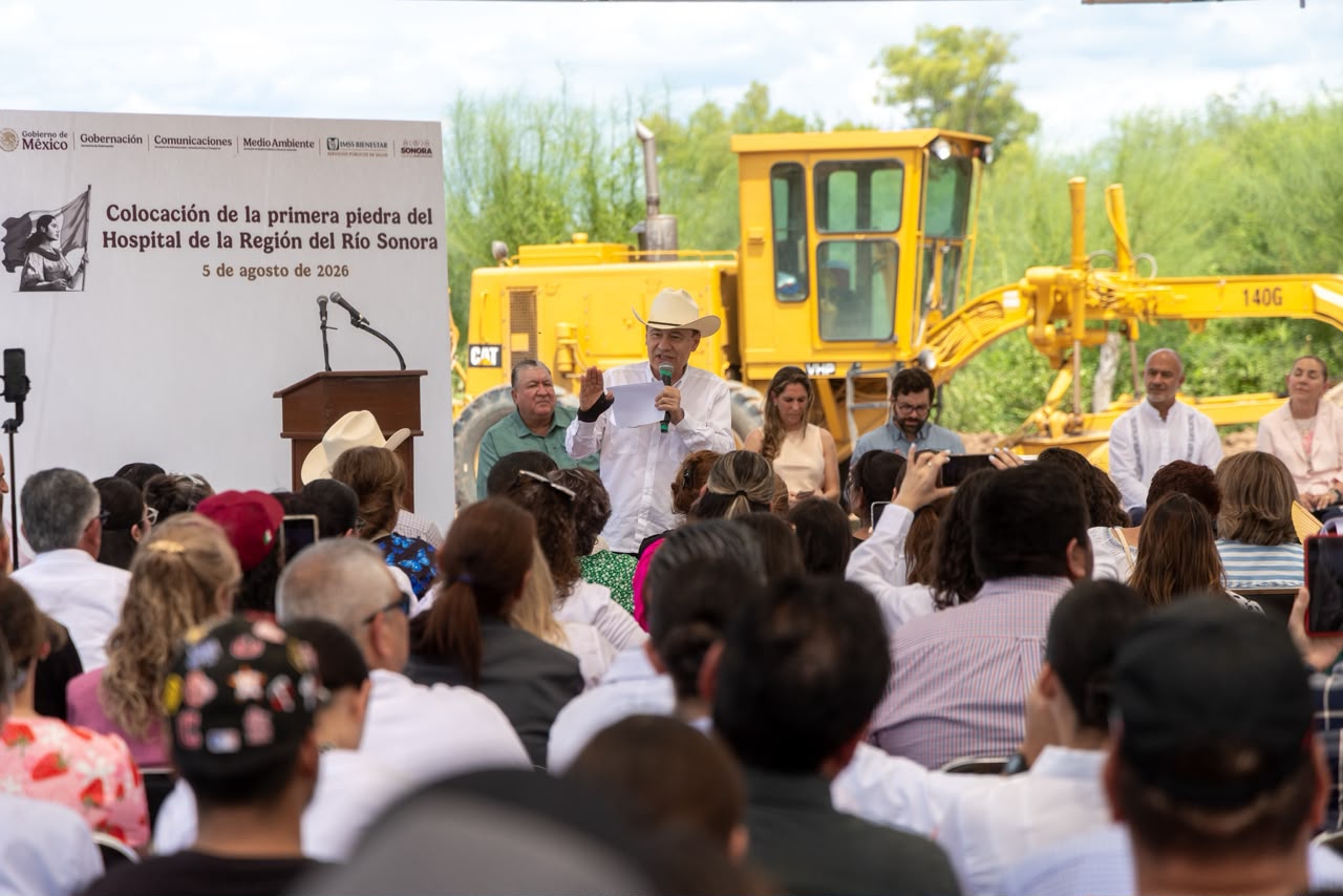 COLOCAN PRIMERA PIEDRA PARA CONSTRUCCIÓN DE HOSPITAL EN URES