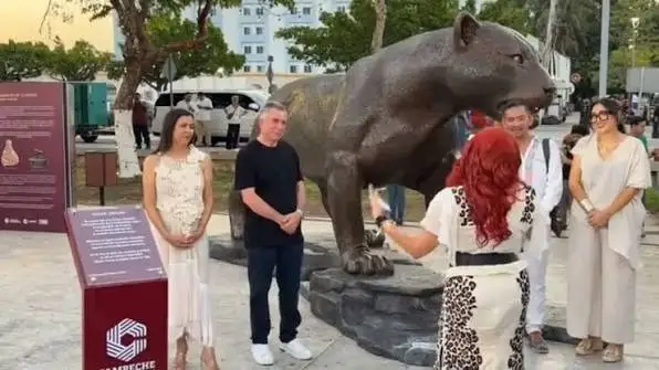 Paga gobierno 1.6 millones de pesos por escultura; decían que era “regalo”