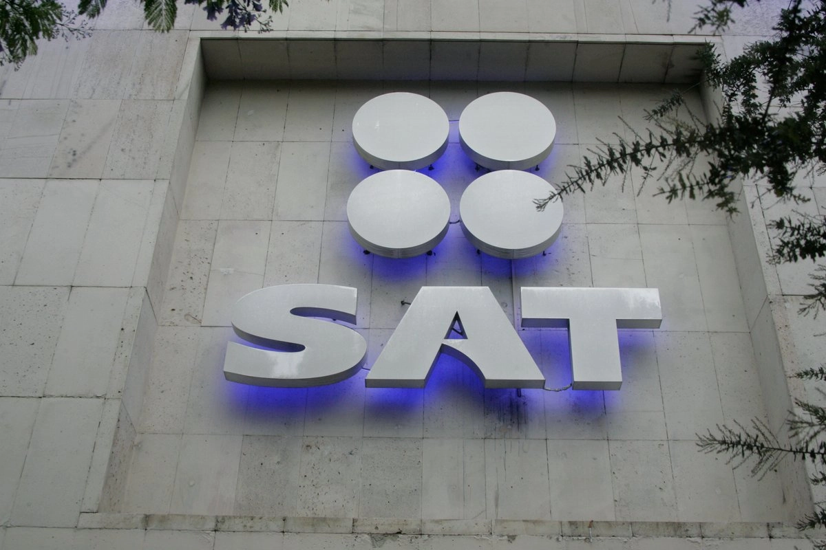 Denuncia SAT a 74 de sus funcionarios por acceso ilícito a sistemas