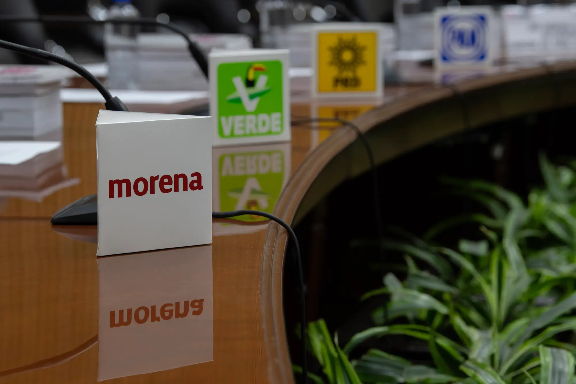 Da INE “tijerazos” a registros oficiales de partidos