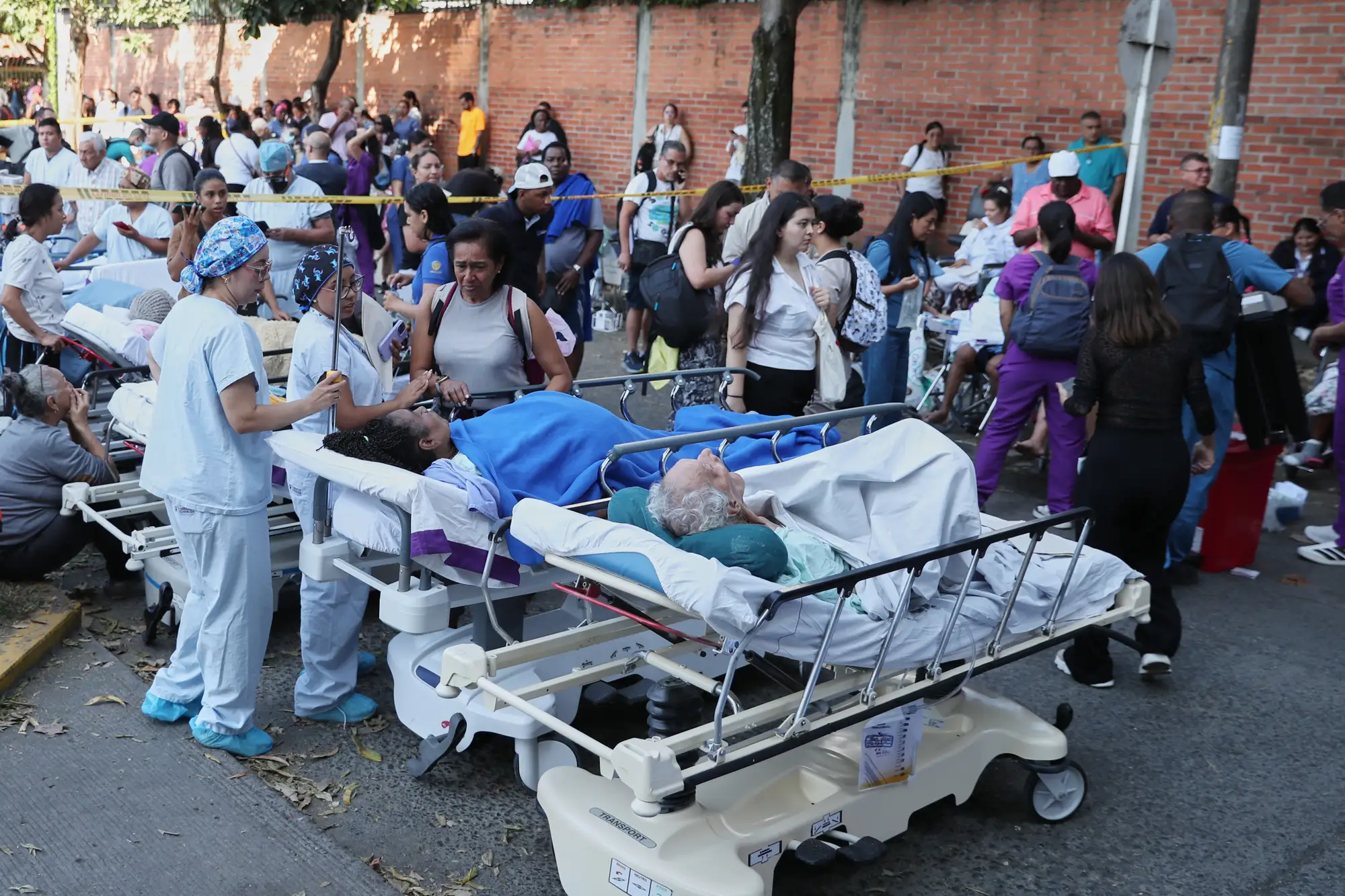 SUBE CIFRA DE MUERTOS POR TERREMOTO EN COLOMBIA A CASI 300 SUBE CIFRA DE MUERTOS POR TERREMOTO EN COLOMBIA A CASI 300