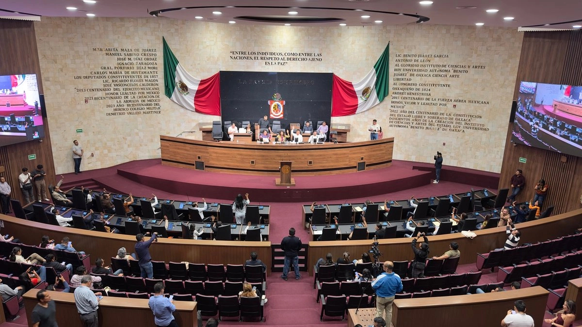 DESAPARECEN PODERES EN AYUNTAMIENTO POR DETENCIÓN DE SU ALCALDE DESAPARECEN PODERES EN AYUNTAMIENTO POR DETENCIÓN DE SU ALCALDE