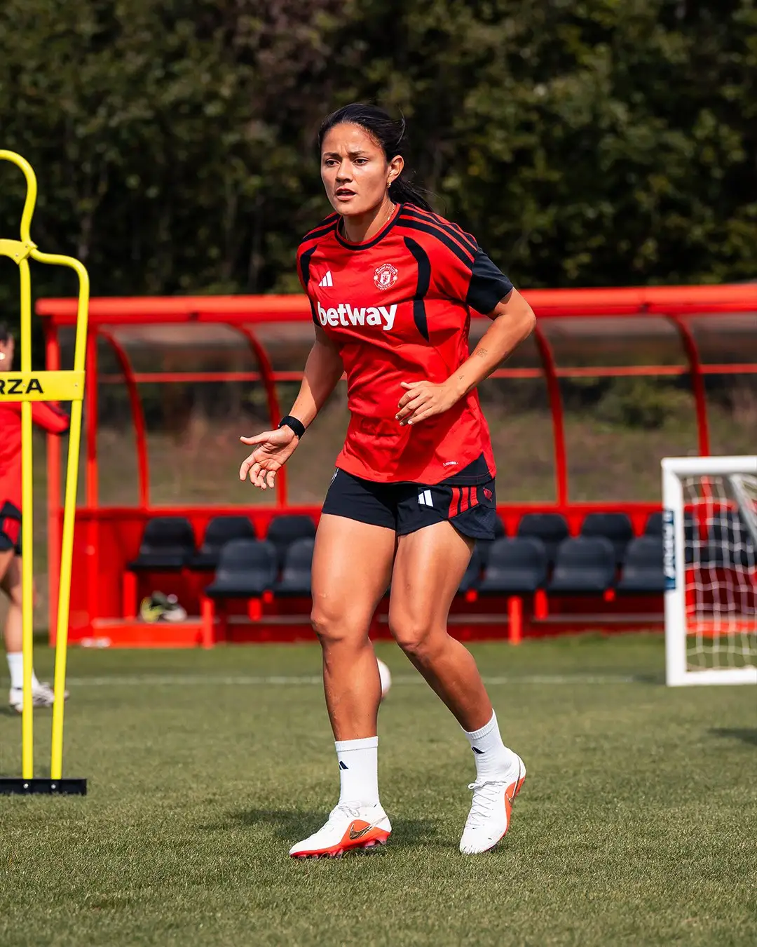 Debuta futbolista mexicana con el Manchester City Debuta futbolista mexicana con el Manchester City