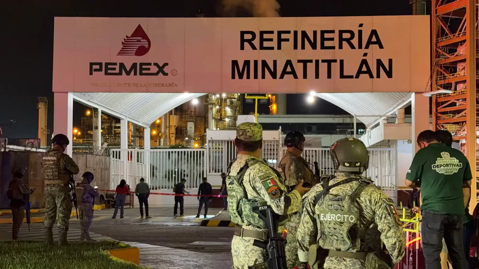 Atacan a balazos a trabajadores en refinería de Minatitlán