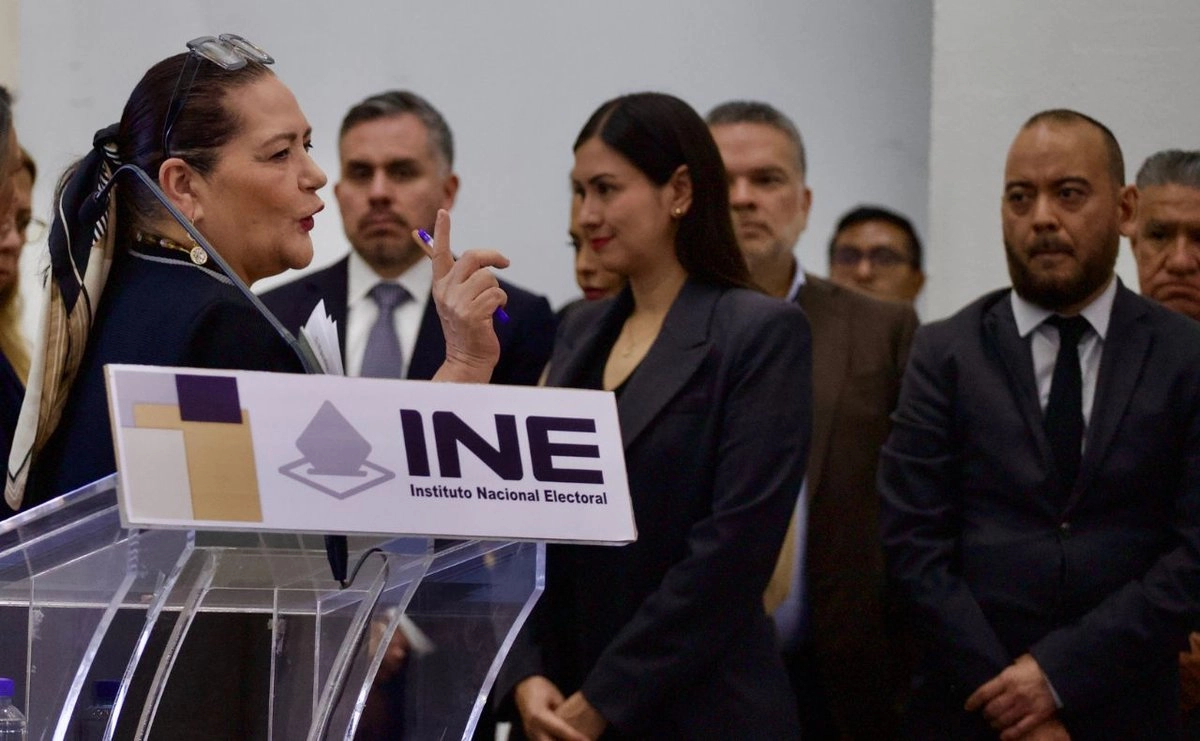 VAN SENADORES Y DIPUTADOS MORENISTAS SOBRE PRESIDENTA DEL INE VAN SENADORES Y DIPUTADOS MORENISTAS SOBRE PRESIDENTA DEL INE