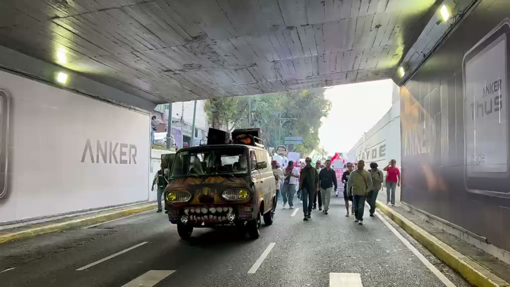 MARCHA TRABAJADORES DEL IMSS PARA EXIGIR SALIDA DE SU DIRIGENTE SINDICAL